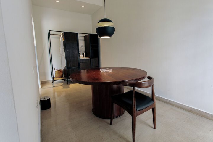Room 11 of 27