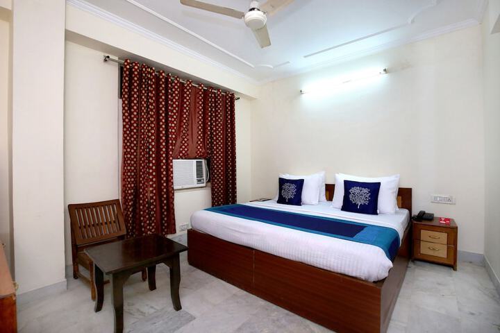 Room 5 of 17