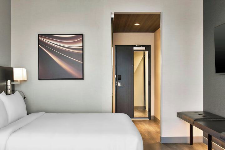 Room 27 of 88