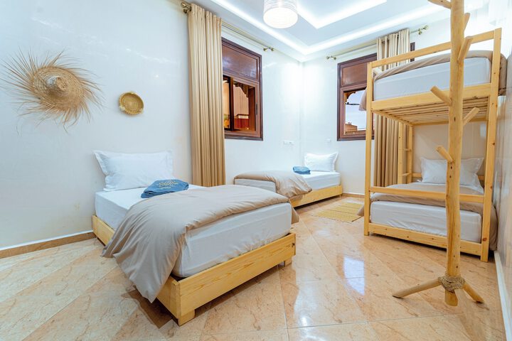 Room 25 of 79