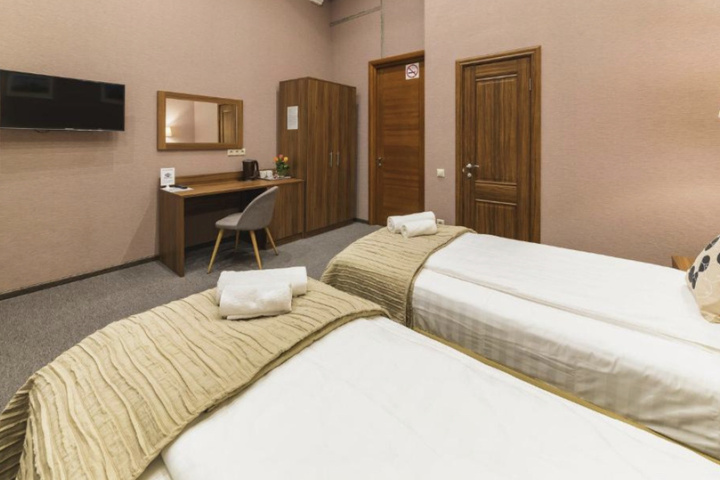 Room 4 of 18