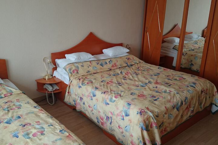 Room 11 of 34