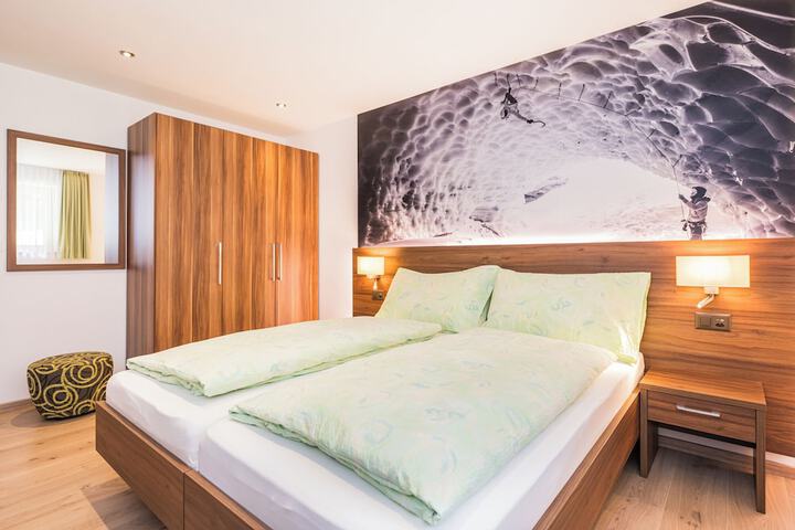 Room 5 of 30