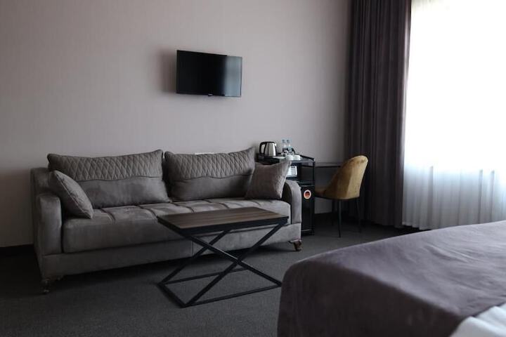 Room 3 of 51