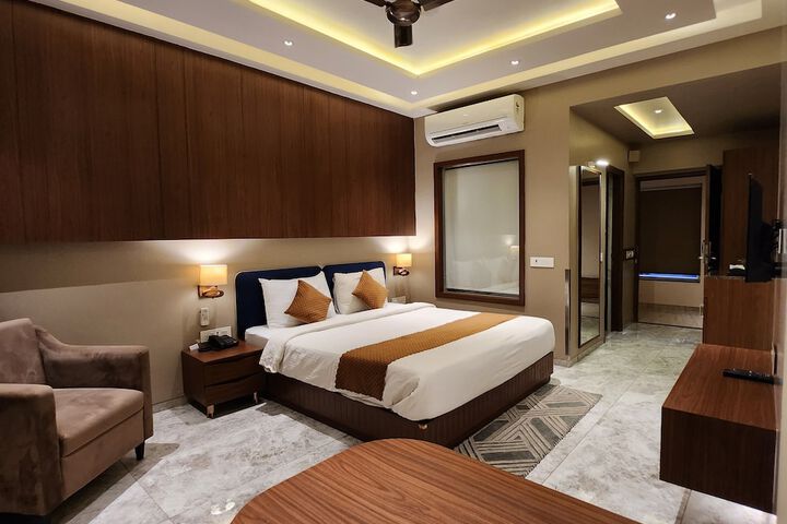 Room 12 of 68
