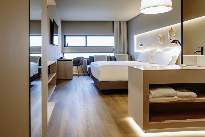 Room 50 of 118