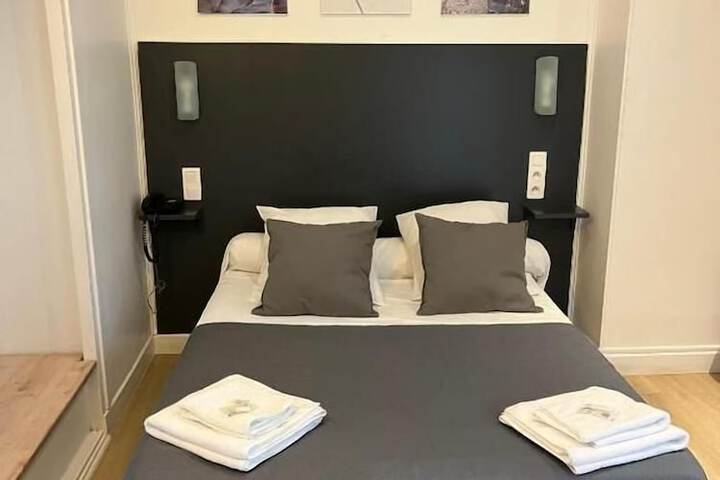 Room 10 of 30
