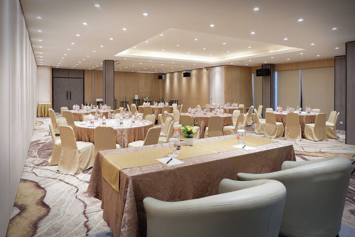 Meeting facility