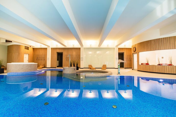 Pool 17 of 46