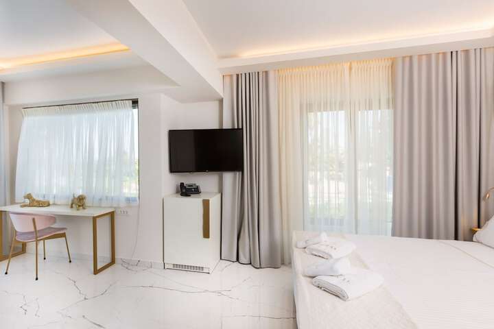 Room 5 of 49