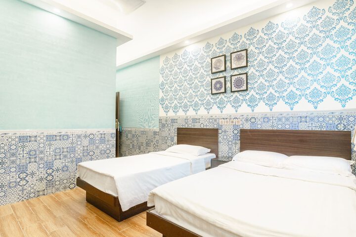 Room 10 of 22