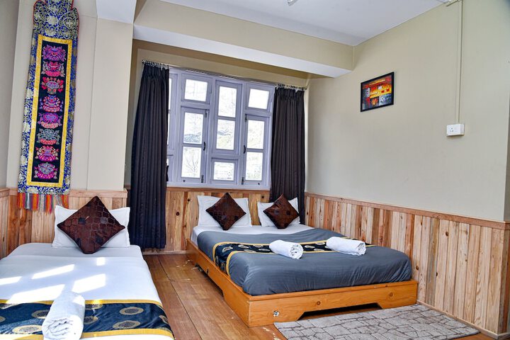 Room 10 of 34