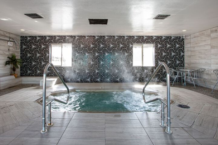 Indoor spa tub