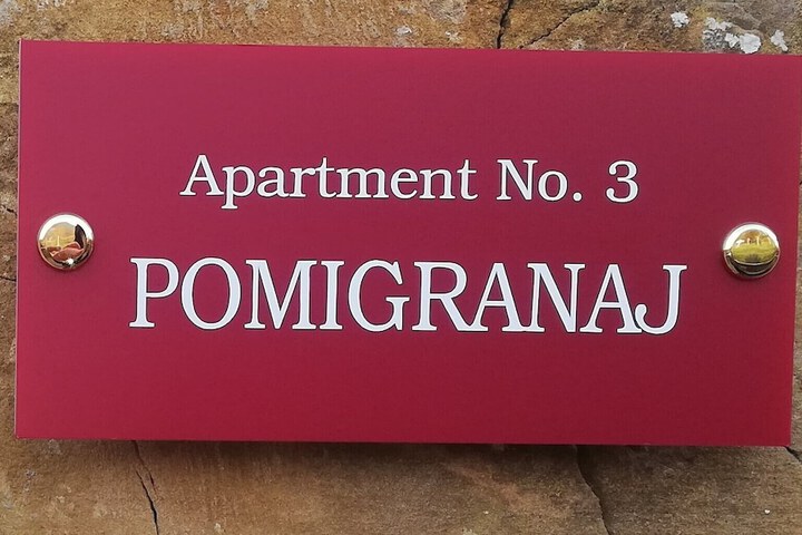 Room 28 of 77