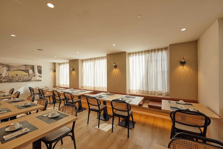 Breakfast area