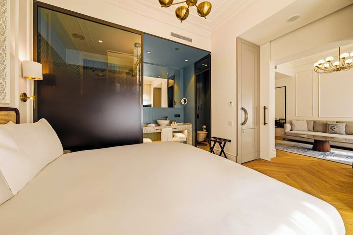 Room 10 of 117