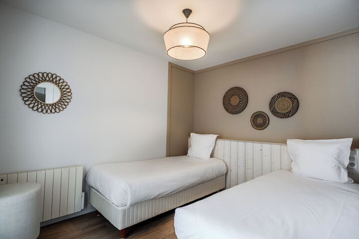 Room 10 of 50