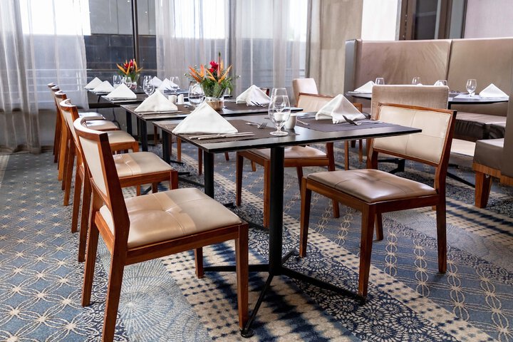 Dining 70 of 100