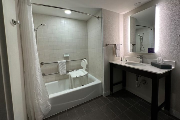 Room 12 of 17