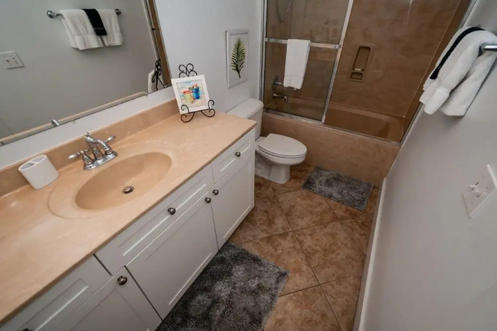 Room 8 of 22