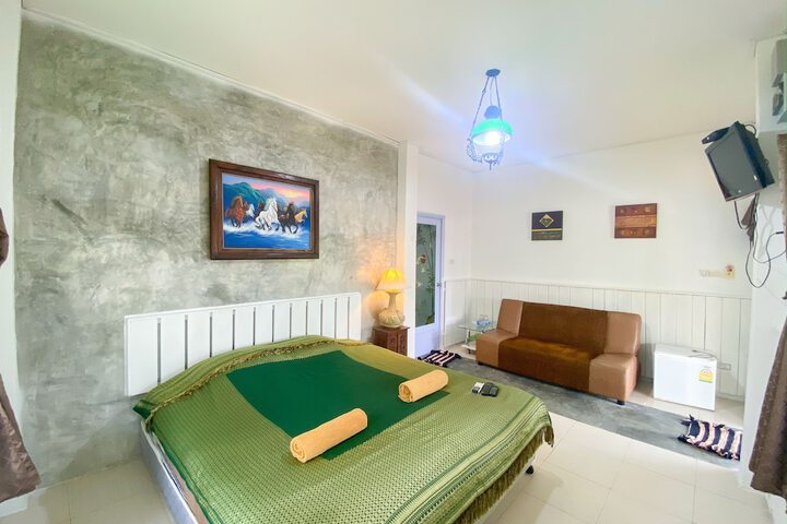 Room 4 of 181
