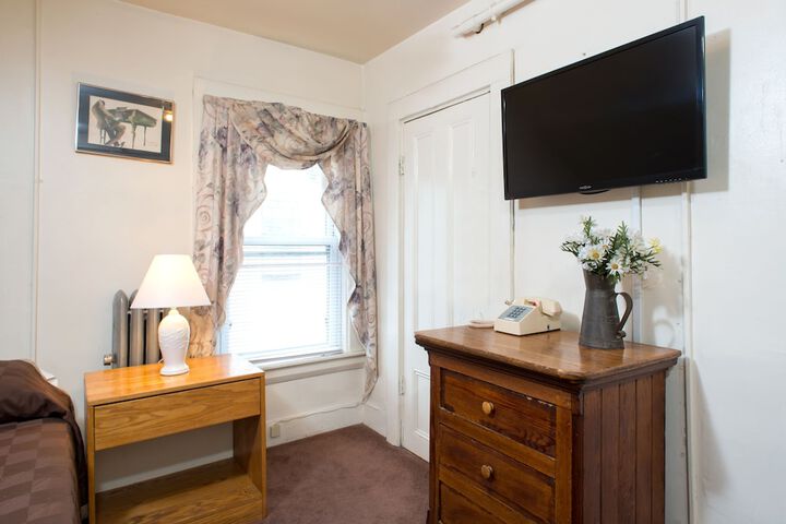 Room 7 of 30