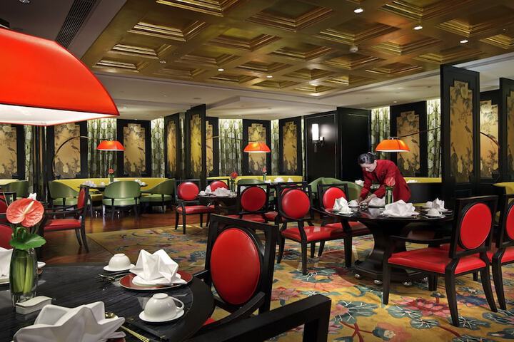 Dining 38 of 61