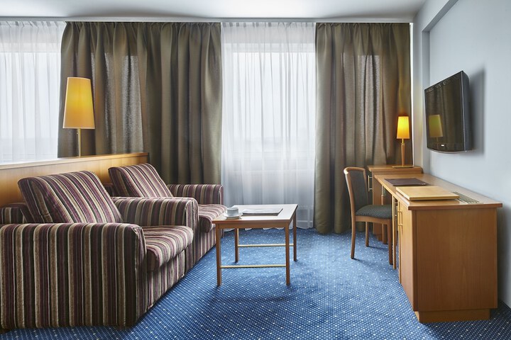 Room 14 of 64