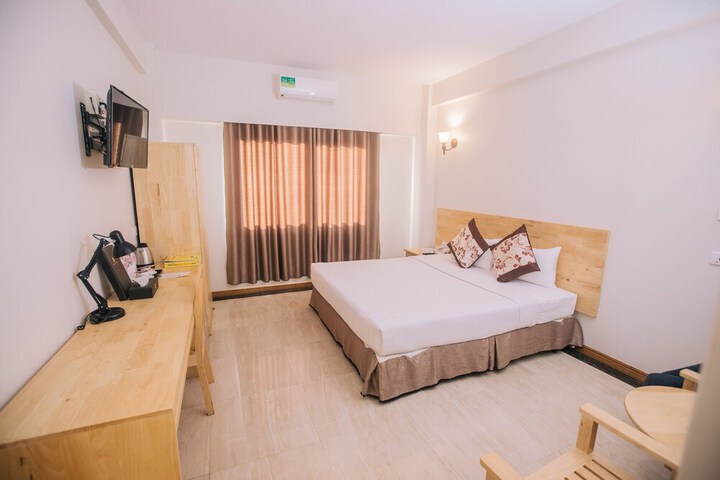 Room 4 of 42