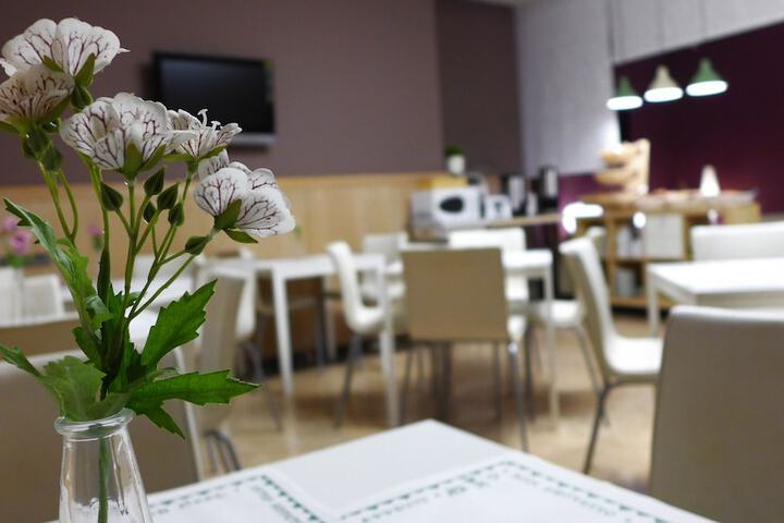 Dining 35 of 43