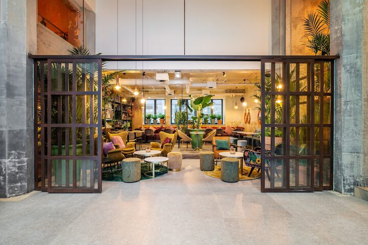Entrance & Lobby