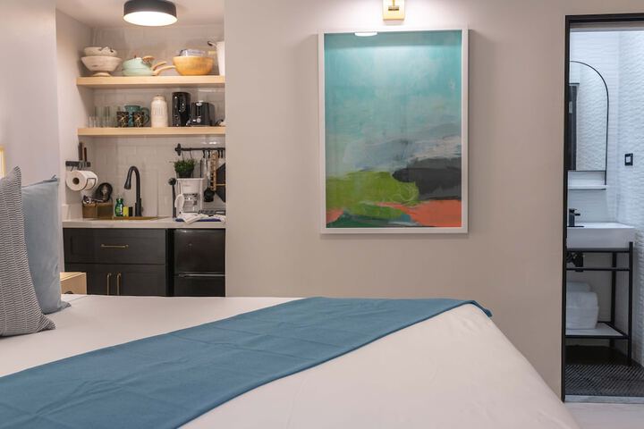 Room 6 of 92