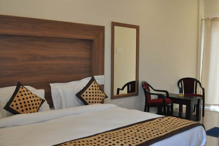 Room 6 of 30