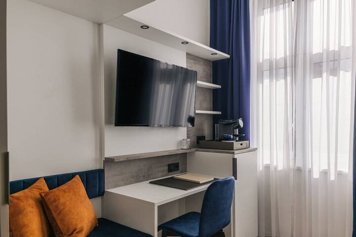 Room 18 of 123