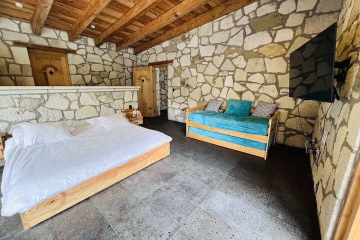 Room 5 of 27