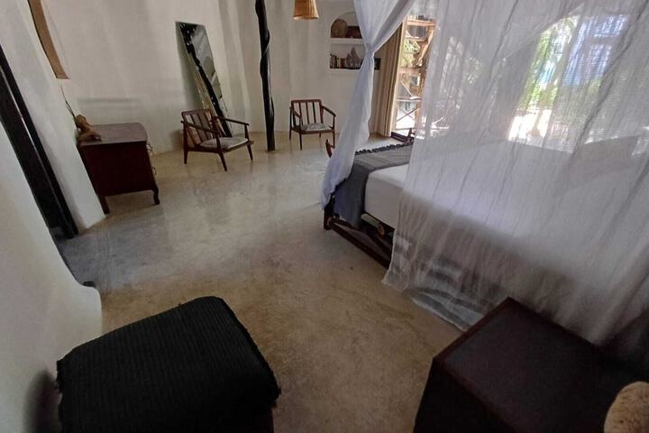 Room 14 of 26