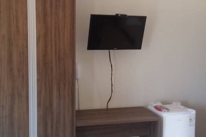 Room 4 of 28