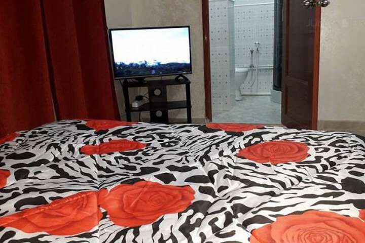 Room 7 of 18