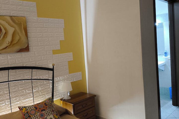 Room 12 of 65