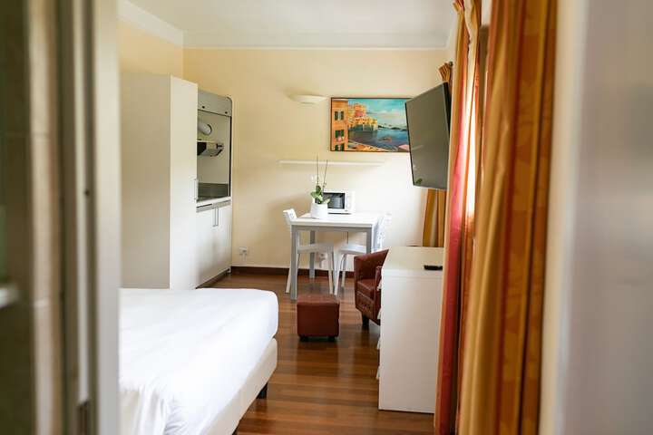 Room 18 of 37