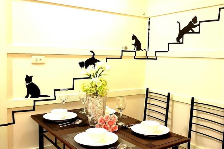 Dining 2 of 3