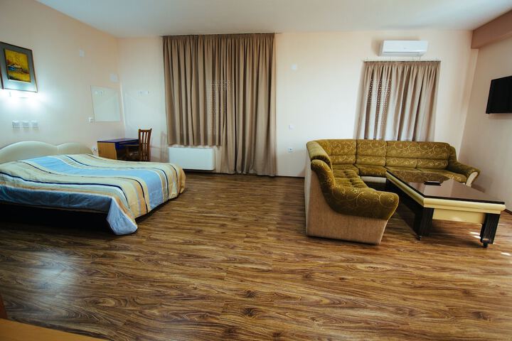 Room 11 of 61