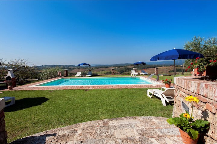 Hotel with Pool