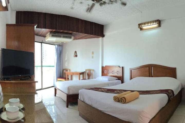 Room 12 of 37