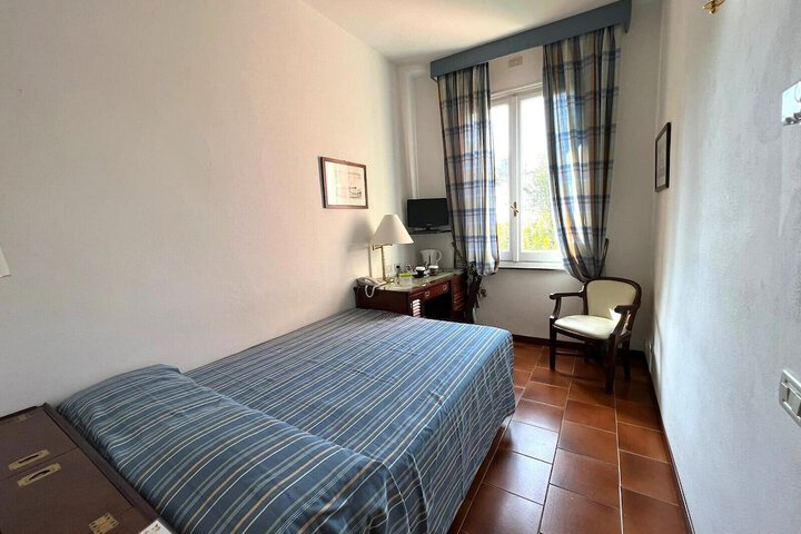 Room 15 of 27