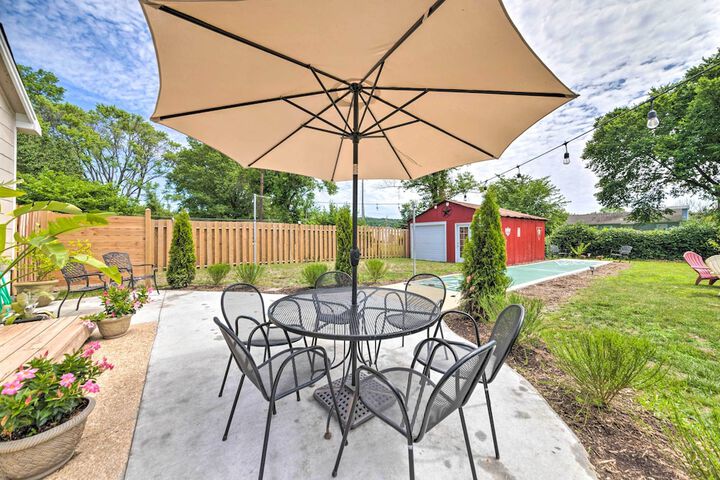 lucky Dawg Pet-friendly Abode Near St. Louis!