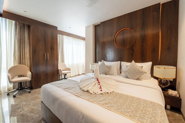 Room 16 of 34