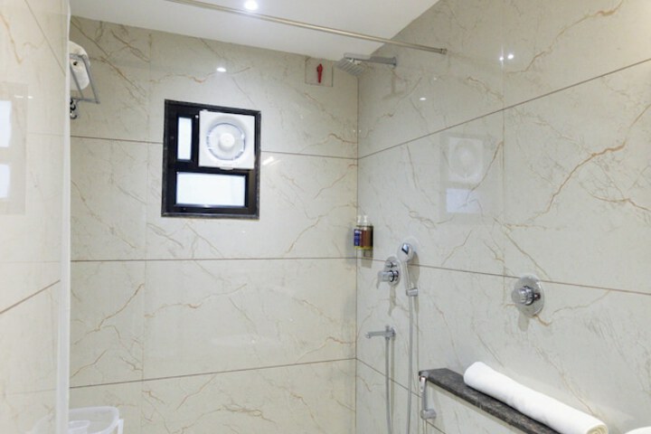 Room 17 of 43