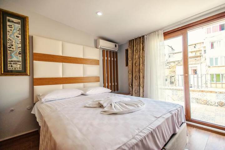 Room 4 of 23