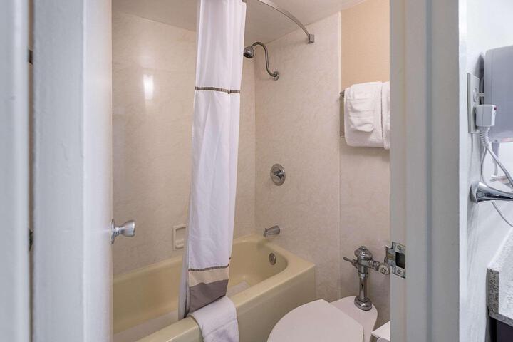 2 Double Beds (2 of 11)